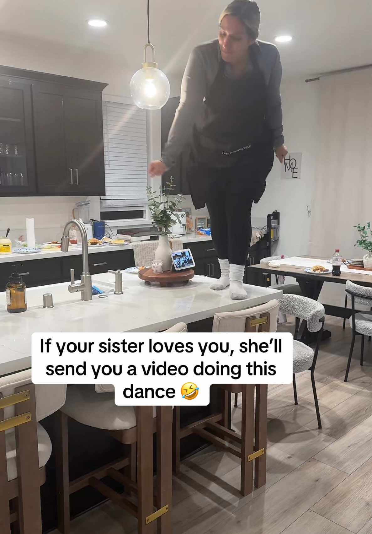 With my apron and all🤣 @Jeanette @Crystal  #fyp #trending #viral 
