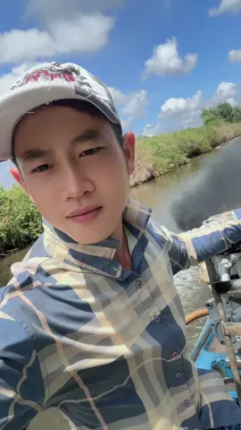 nắng quá😆😆#uminh #camau #tômsú #xuhuongtiktokk #xuhuongthinhhanh #mientayquetoi #xuhuong 