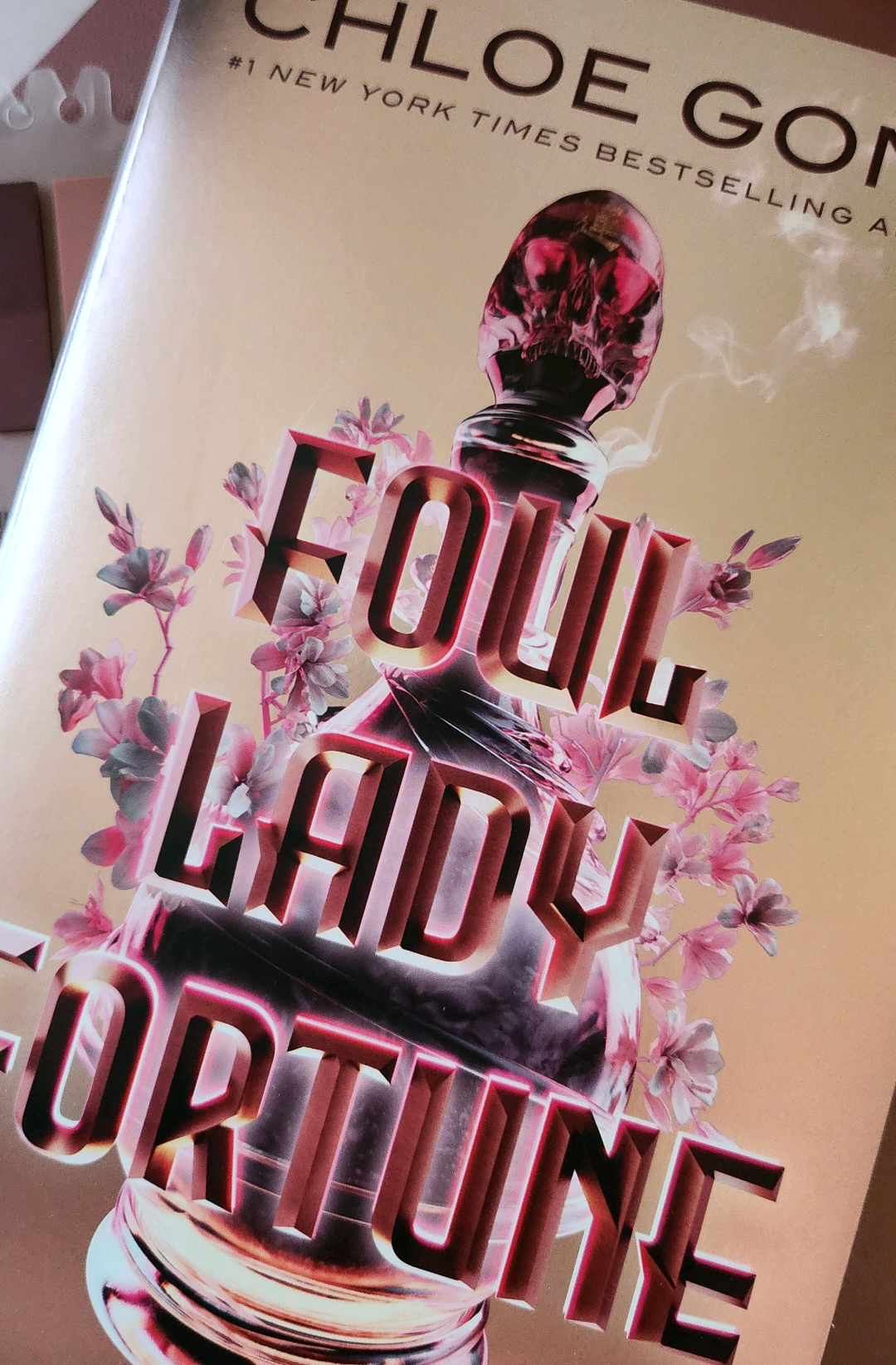 The amount of plot twists in this book..  ORION?! Momma Hong?? JM?!?! PRIEST??!!!  I cannot 😩❤️ @Chloe Gong #chloegong #BookTok #foulladyfortune #foulhearthuntsman #rosalindlang #orionhong 