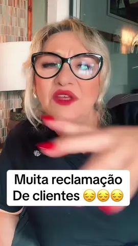 Nem sempre é um profissional 🙃 @Janevi - Colorimetrista 🌈  @Janevi - Colorimetrista 🌈  #cabeleireira #coloracao #dicasdecabelo #profissionaldabeleza #salaodebeleza 