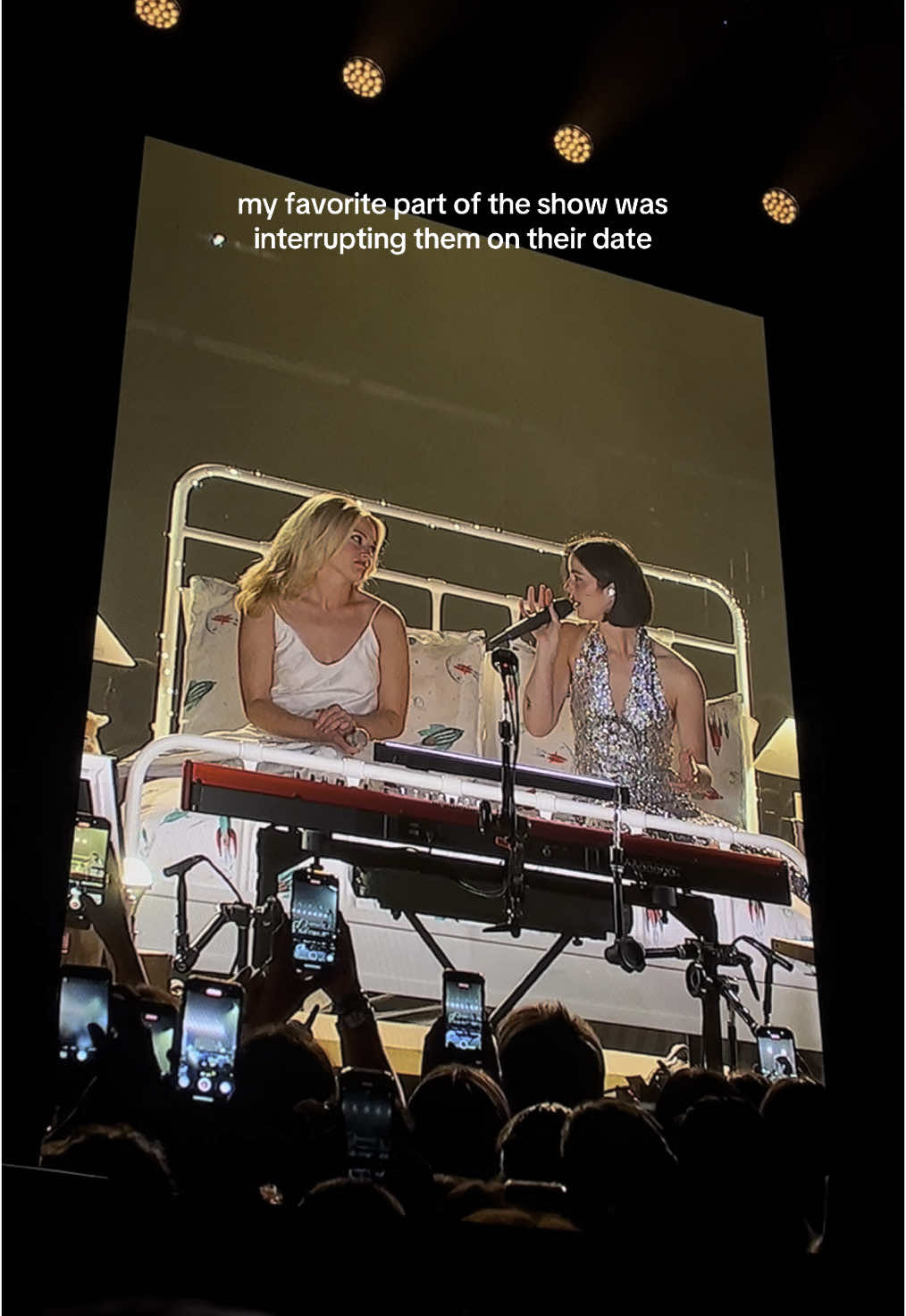 get a room maybe? #gracieabrams #ashe #tsou #tsoutour #fyp #perth #rac 