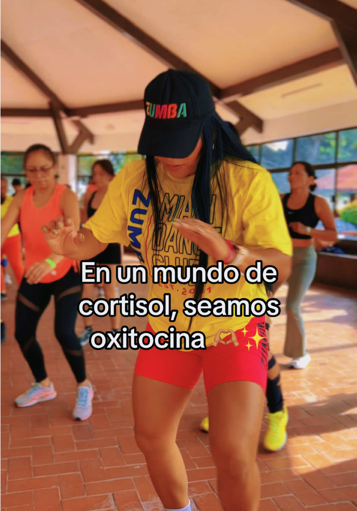 Abajo el estrés, arriba lo que nos haga felices 🫶🏽✨ #zumba #zumbafitness #motivation 