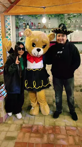 ✨Momentos Mágicos Tacna se hizo presente dándole una bonita visita sorpresa a nuestro querido @Freddy 'Smash' Sina  haciendo recordar sus raíces, donde pudimos bailar nuestra polka💃🏻 tacneña junto su mamita, donde nuestra osita novelera hizo de las suyas 🥳 Vive tu también esta experiencia y Sorprende a tu persona especial 🤍 Eventos:  🎂Cumpleaños  ❤️aniversarios 🥳bienvenidas  💍 pedida de mano 💃🏻Quinceaños  Etc. 👉🏼tenemos varios paquetes y una presentación de calidad 👈🏼 👉🏼 también ofrecemos rosas eternas y detalles personalizados ✨  Info: 910135954  Síguenos en nuestras páginas  ✨️https://www.facebook.com/share/18xVQr9jCf/ ✨️https://www.tiktok.com/@momentos.mgicos.t4?_t=ZM-8wRjvDhWKaj&_r=1 #visita #sorpresa #tacna_peru🇵🇪 #smashdota2 #kick #dota2 #tik_tok #paratiiiiiiiiiiiiiiiiiiiiiiiiiiiiiii #tacna_peru🇵🇪 #sandraskins #sandraskiInf 
