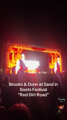 Brooks & Dunn at Sand in Boots Festival @Brooks & Dunn #brooksanddunn #sandinmyboots #sandinmybootsmusicfestival #morganwallen #gulfshores #gulfshoresalabama #reddirtroad