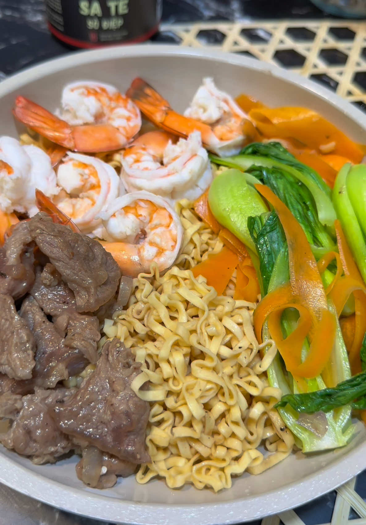 Mì trộn với sốt sate sò điệp siêu ngon và rất dễ làm. ai cũng trộn dc ngon hơn quán nè #ancungtiktok #duyenoioi #food #anvat #reviewfood #sotsatesodiep #thichcay #mitron 