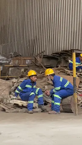 Kira kira dong bahas apa ee 😂#fyppppoppoppppppppppppppp #lewatberanda #fyp #CapCut #iwip #iwiphelmkuning #iwiphits #fypage #nttpride🏝🔥 #foryoupage 