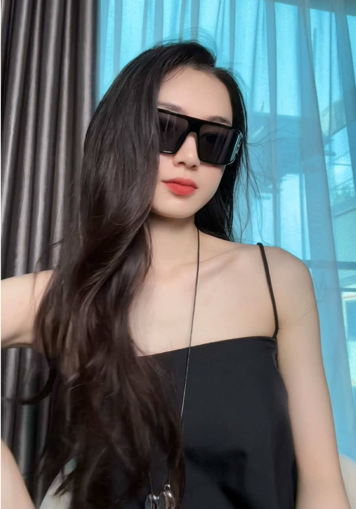 Kính râm chống UV cách điệu quá đẹp 