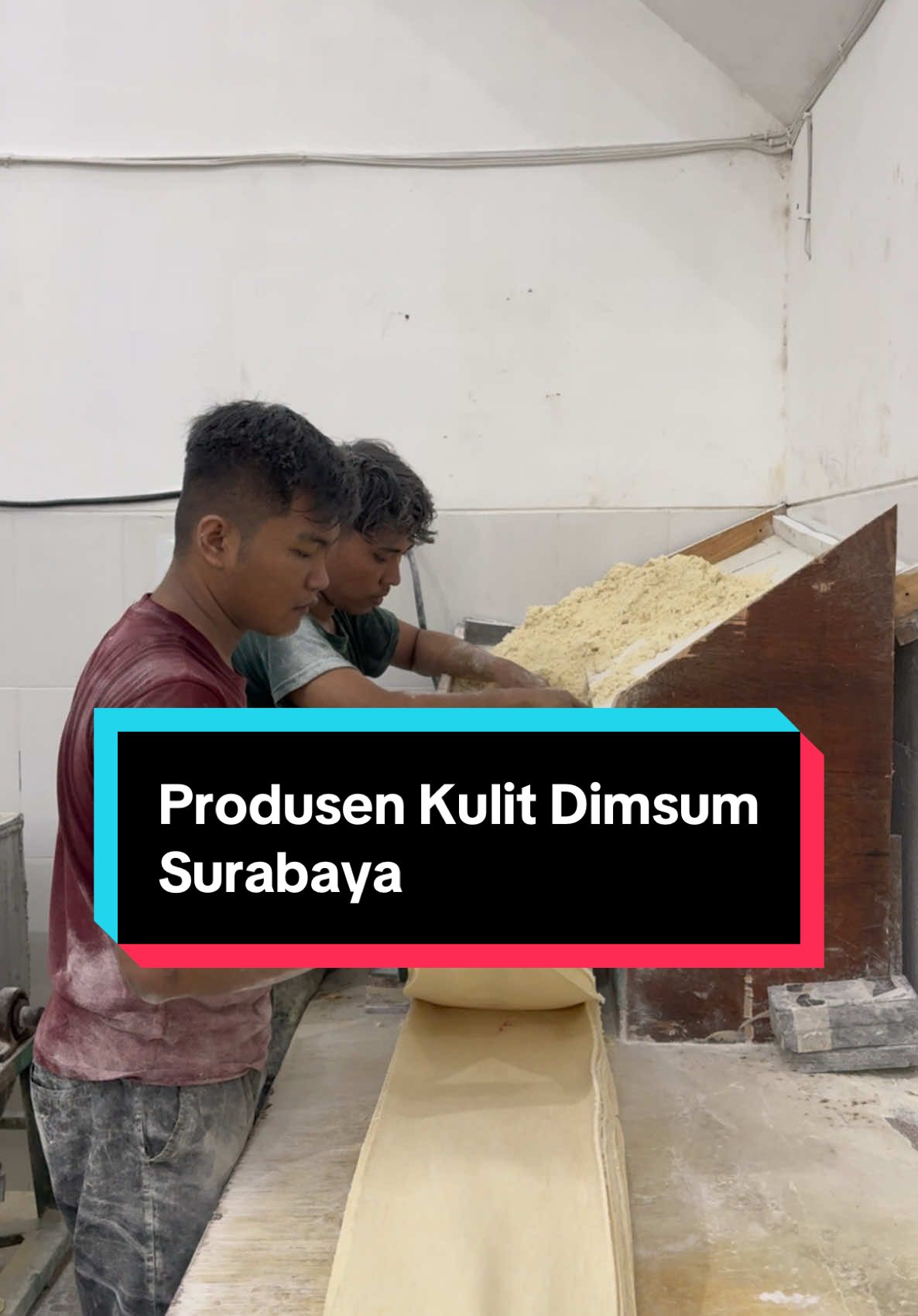 Mau cari produsen kulit dimsum yang tiap hari produksi? Yuk kepoin sini Alamat: Jl Jatisari Gg2 No2 Surabaya Jam buka: 04.00 Pagi - 11.00 Siang WIB #tokopakchoisoponyono #kulitdimsumtokopakchoisoponyono #produksikulitdimsumfresh #pakchoioi #surabaya 