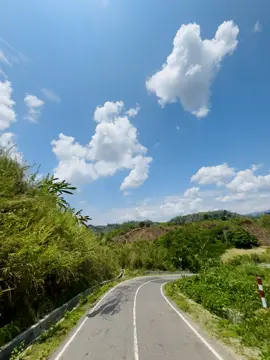 আমি আকাশ পাঠাব তোমার মনের আকাশে ☁️☁️#paponwar5 #fyp #foryoupage #mountains #nature #bandarban #travellife #viralvideo 