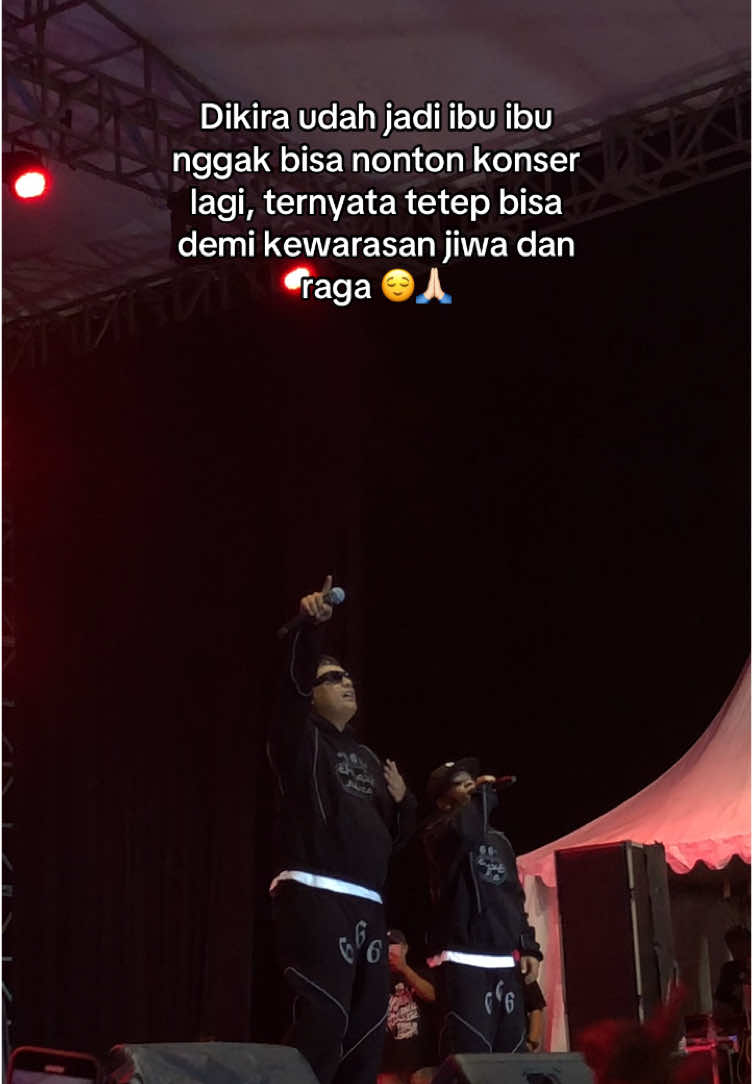 Cung siapa yg samaan udah jadi ibu tetep butuh nonton konser ☝🏻😌 @NDX AKA  #storyingarut2025 #ndx #ndxaka #konser #konserndx #fyppppppppppppppppppppppp #fypシ゚ 
