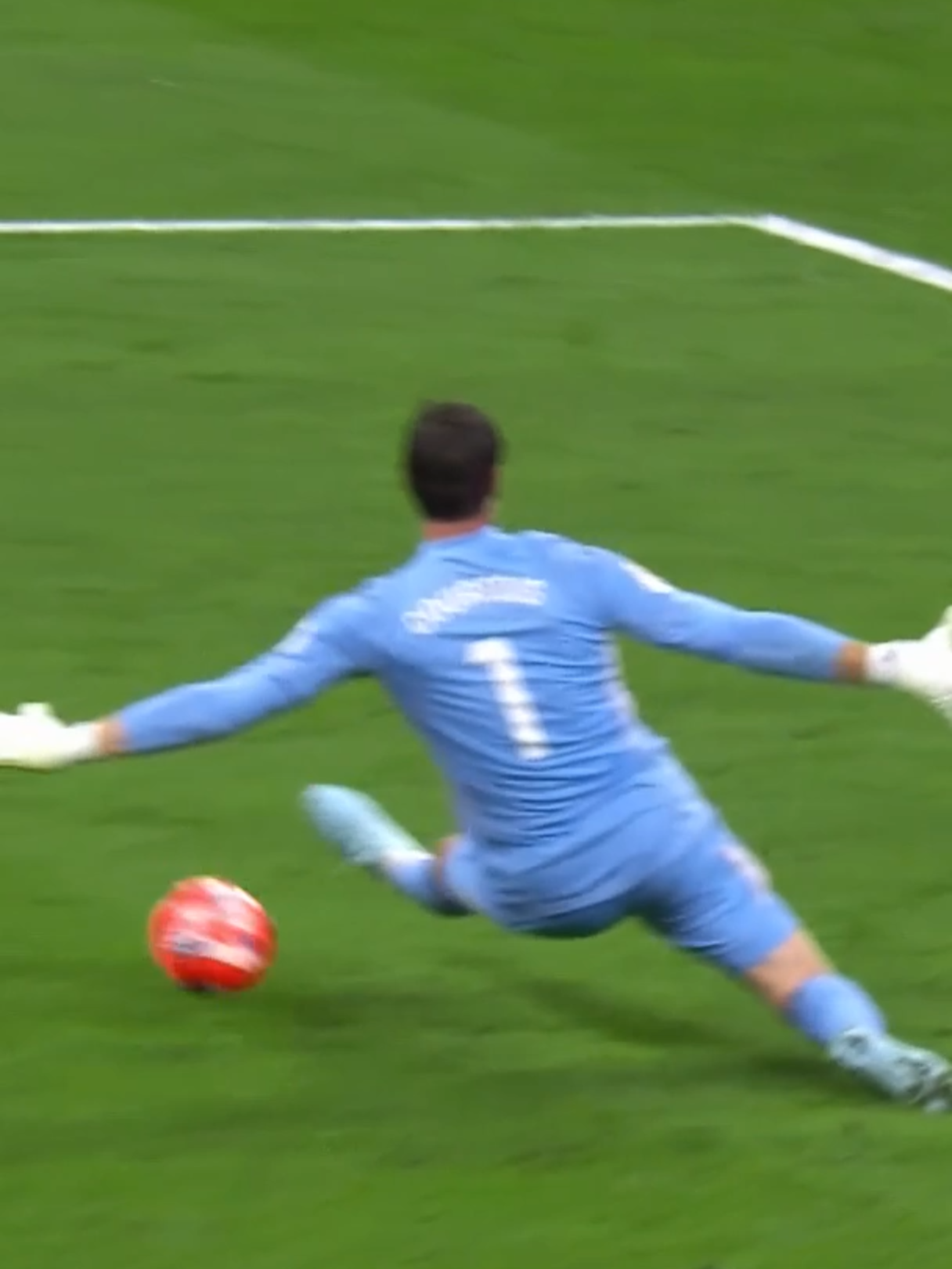 🧤🔝 Courtois IS A GIANT!  #Courtois #RealMadridMallorca #LALIGA #LALIGAEASPORTS #LALIGAHighlights #DesenlaceLALIGA #DeportesEnTikTok