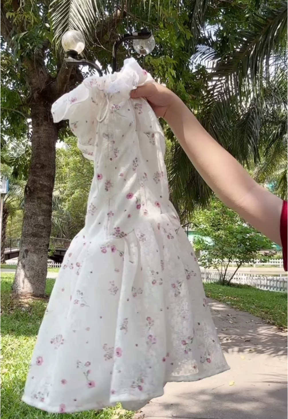 Váy Hoa Nhí form xoè xinh #trankieu #review #xuhuong 