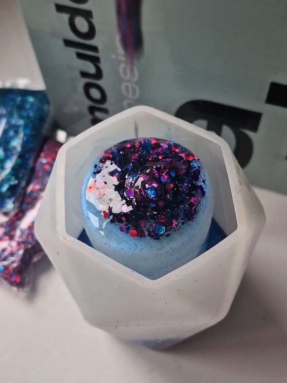 Galactic goodness These pots are so handy to have  Using @mouldd_resin resin and vase mould My own glitter mixes #resin #resinpour #glittermix #pots 