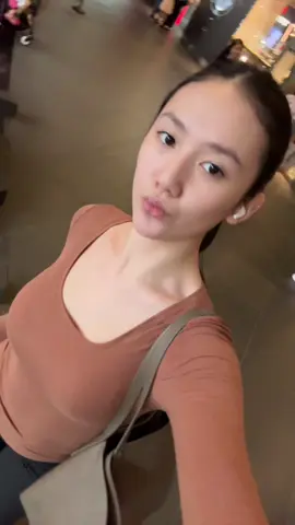 mba jastip nunggu ujan reda