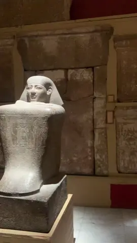 تحفة فرعونية من المتحف المصري بالتحرير، تمثال يجسد العبقرية والدقة في النحت من آلاف السنين 🗿✨🇪🇬🏛️⏳📸 #المتحف_المصري #الفراعنة #الآثار_المصرية #تماثيل_فرعونية #القاهرة #التراث_المصري #EgyptianMuseum #AncientEgypt #PharaonicArt #Egypt2025 #HiddenGems #HistoryNerd #fyp #explorepage #viralvideo #travelvlog #amazingplaces #fyp #foryou 