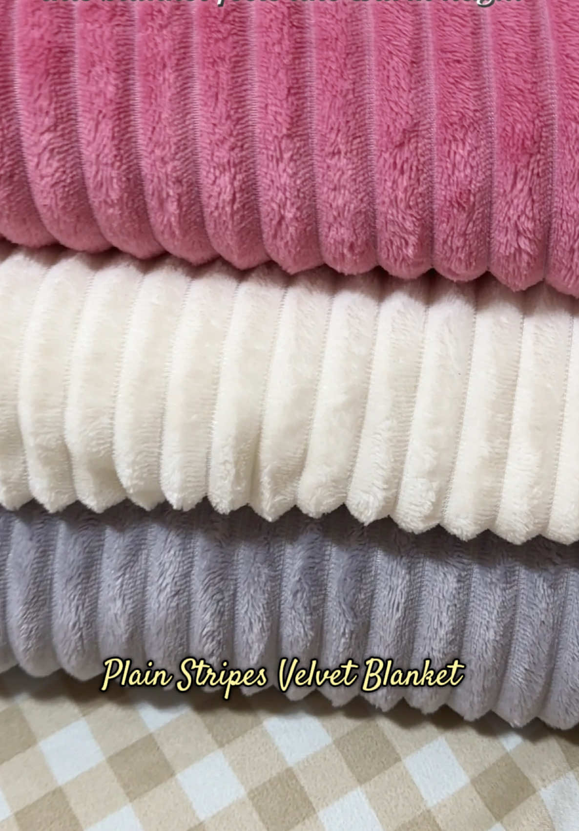 Soft and Fluffy velvet blanket. Sobrang mura lang dito sa tiktokshop. Perfect for sleeping, accent sa sofa, or pang travel na kumot.. 💯 #velvetblanket #softandfluffy #softblanket #blanket #comforter #homeessentials #momfinds #homeimprovement #kingsizeblanket 