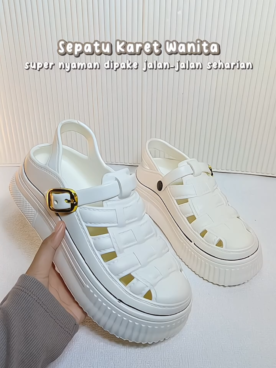 Pretty Shoes. 💗 #sepatusandal #sepatuwanita #sepatukaret 