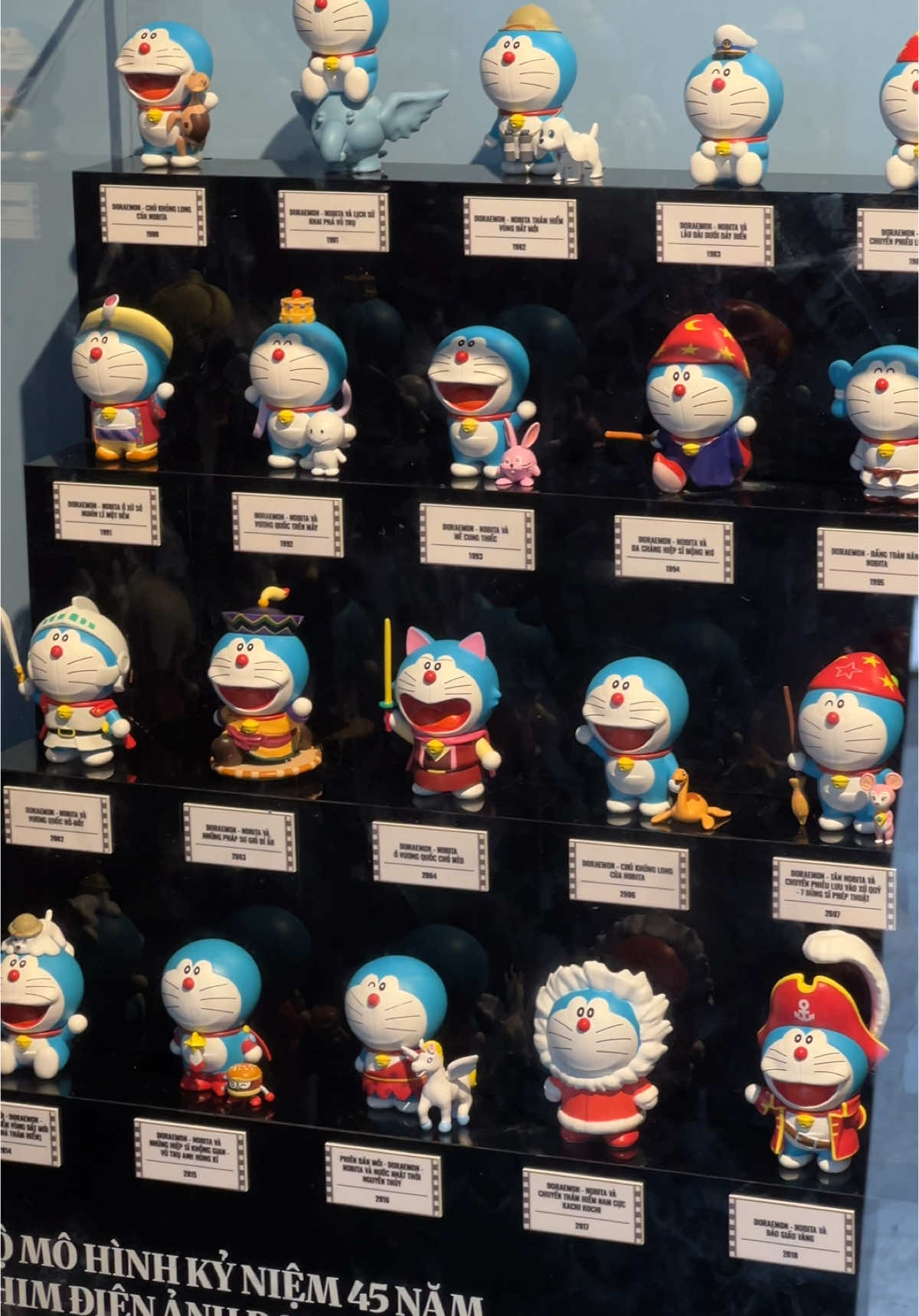 Bê cái hộp này về được khong trời 🤡 #doraemon 