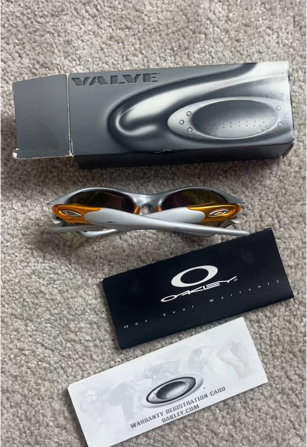 New frames 😌 After I lost my splices I new I needed a similar pair! So nice to see the OG warranty  - #oakley #vintage #grails #fashion #explore 