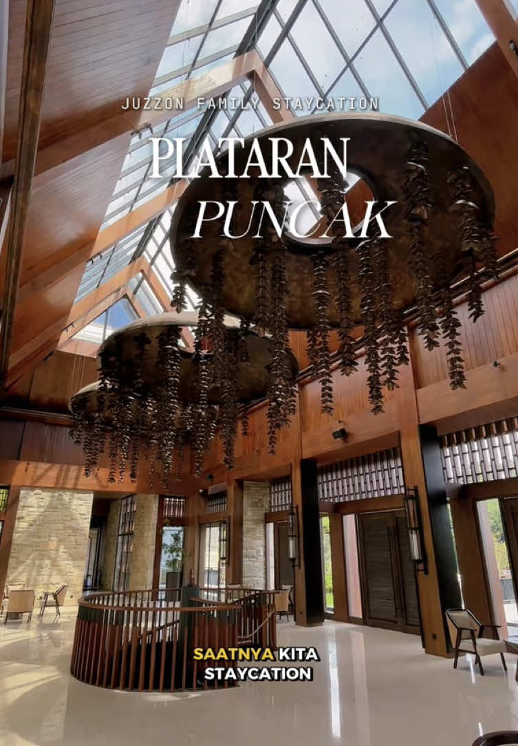 SHORT STAYCATION but very MEMORABLE at Plataran Puncak.  Pokoknya satu malam sebetulnya ga cukup sih. Kudu dua malam at least. So many activities you can do here. Kids were having fun there.  #plataranpuncak #teawalk #puncak #cisarua #indonesia 