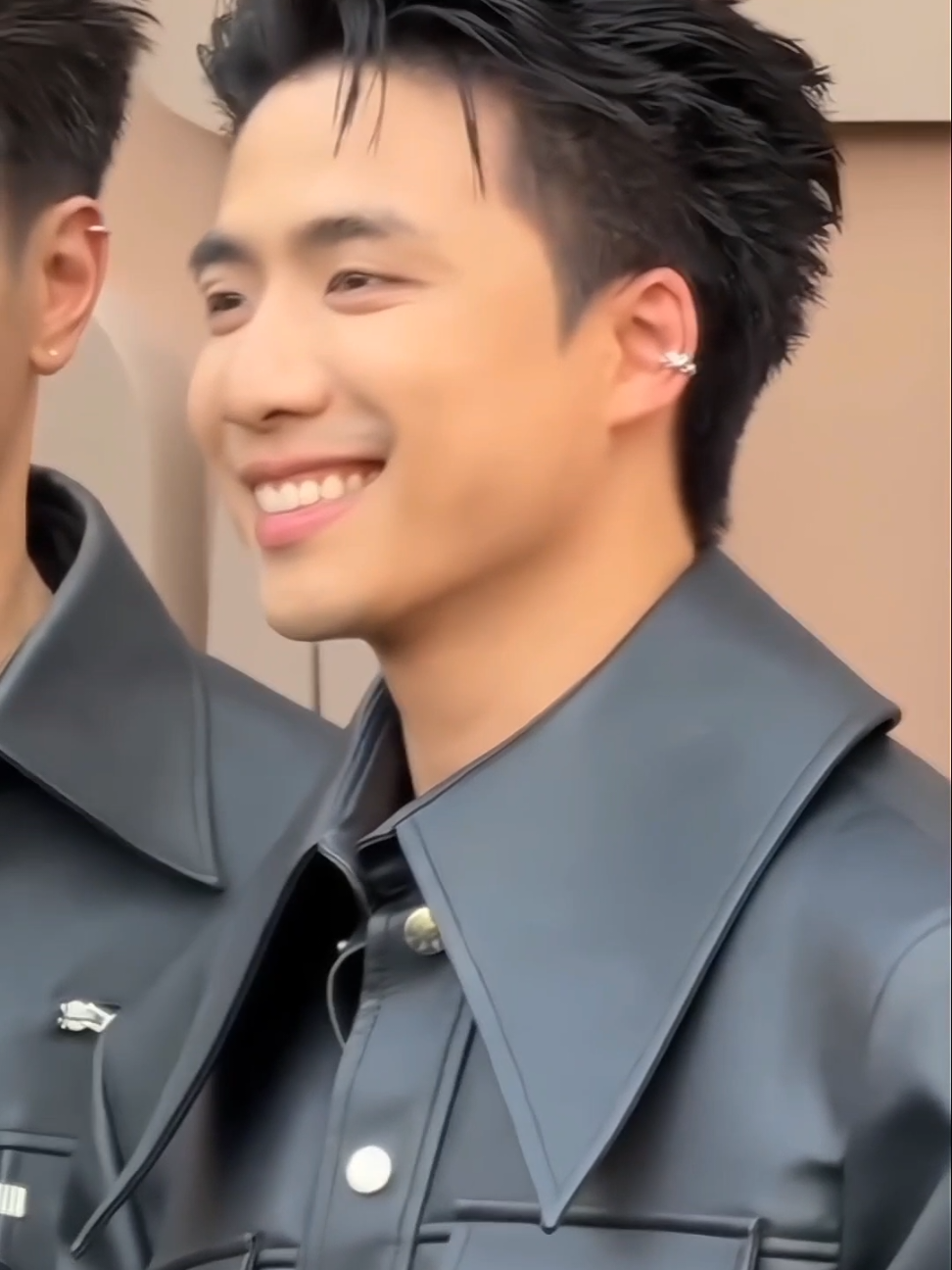 nhếch lông mày phát nào, rụng tim phát đấy.😍 #nguyentungduong #ninhanhbui #ninhduongstory 