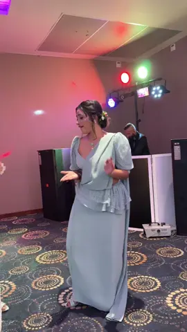 Hallare hallare 💃 #nostalgic #foryou #mood #feel  #video #1 #viral #fyp #Love #song #tiktok #mood_music_1 #ceylon_tik_tok #1m #10m #srilanka #foryoupage #trendingvideos #foryou #4u #hindisong #dancer #dancewithpubgm #bridesmaids #bridesmaiddance 