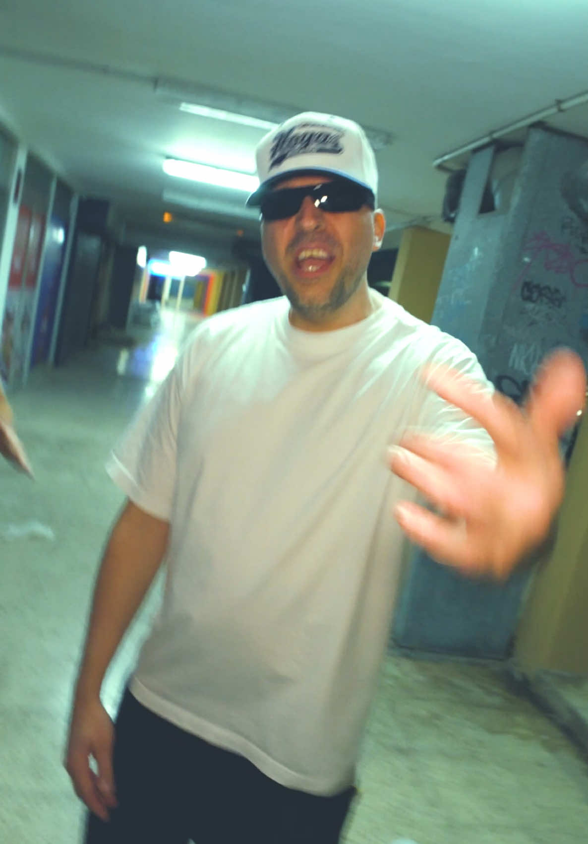 Die Atzen machen jeden Spot zur Bühne der Legenden 🧨📲 Wer hat schon gepumpt? Link in Bio!   #Legende #DieAtzen #AtzenUntergrund #HipHopStyle #StreamIt