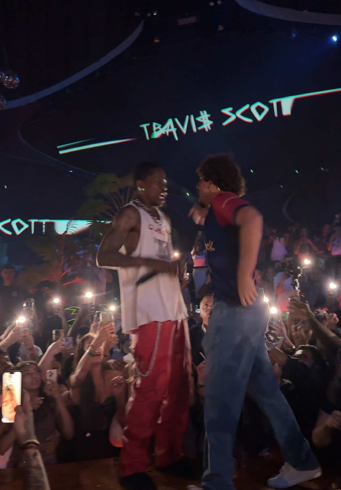 Who’s the lucky guy? @Travis Scott #Travisscott#travisscottdubai 