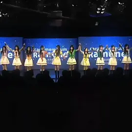 Walaupun Sedang tidak bisa membungkuk seperti biasanya, dia selalu menutupinya dengan tingkah yang ceria seakan-akan tidak terjadi apa-apa. Cepat Sembuh mumuchang ❤ #muthejkt48 #jkt48 #jkt48newera #jkt48one #fjkt48 #fyp 