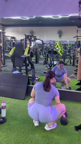 #cewekgym🏋‍♀️💪 #gymlover #gymaddict #gymmotivation🏋️‍♀️ #ootdgym #outfitgym #legginggym #workoutmotivation #bajuolahraga #legingimportmurah #fypp #fyppppppppppppppppppppppp #fypシ゚viral🖤tiktok 