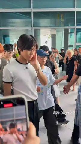 badan riku 90% kaki🫠 ©️ xhslink.com/a/gh1g6M6fTjRcb  #riku #nctwish 