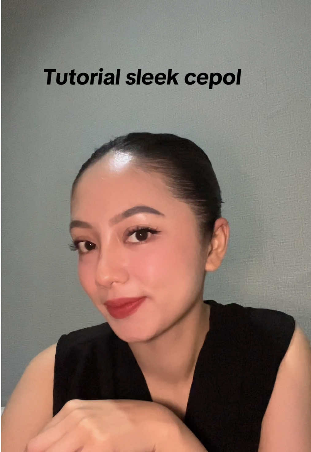 Buat rambut lepek tapi mau tetep ON! Sleek cepol adalah jalan ninjaku😌 #sleekhair #cepol #hairwax 