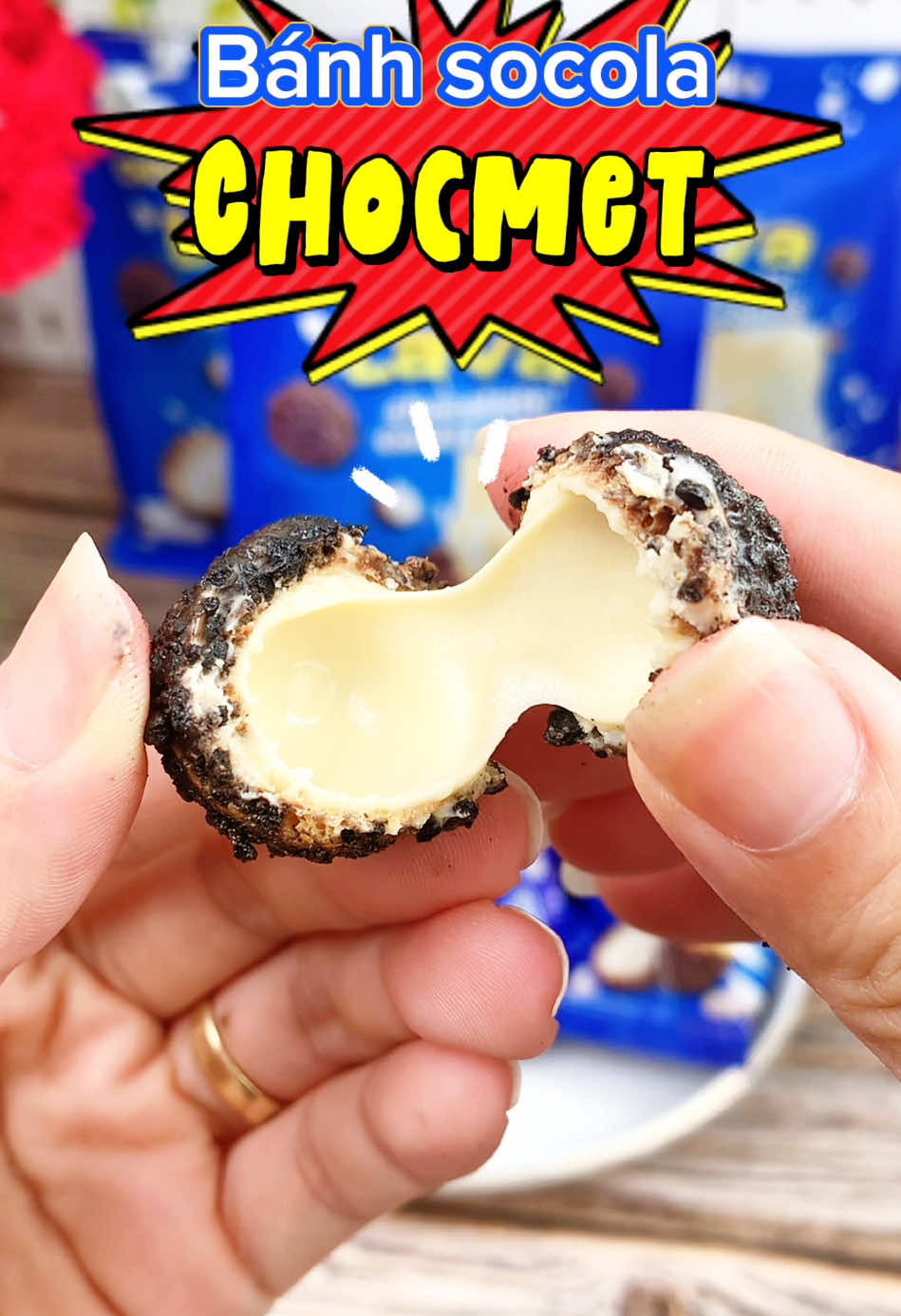 Viên bánh Quy Socola nhân Kem Chảy nhà Chocmet ngon thật sự nha!!✨👍✨👍✨ #banhsocola #chocmet #socola #chocola #chocolate #bánh #anvat #dongot #monngonreview #reviewanngon #salegiuathang #saleluongve #review #tieclivebachhoa 