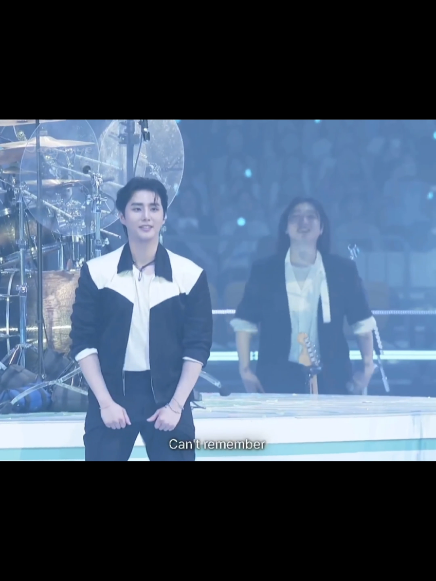 ada aja tingkahnya 😁😁 #day6 #데이식스 #sungjin #sungjinday6 #parksungjin #youngk #youngkday6 #day6concert #day6encore #day6finaleinseoul #fyp #day6edit 