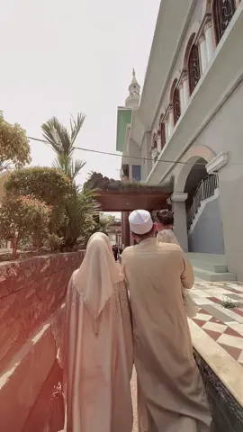 الحياة مثل عجلة الدراجة، لا يستطيع الشخص الوقوف في مكانه طوال الوقت، يجب أن يستمر في الحركة حتى يستمتع بالتوازن والسعادة.                      Hidup seperti roda sepeda, seseorang tidak bisa berdiri di tempatnya sepanjang waktu, harus terus bergerak agar bisa menikmati keseimbangan dan kebahagiaan                                                #masyaallahtabarakkallah #pasutrihalal #fyp #laguislami #quetesislami 