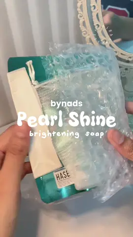 ku review di next video!😉 #bynads #brighteningsoap #sabunpencerah #pearlshinebrighteningsoap #pearlshine #sabunpemutihbadan #BeautyTok 