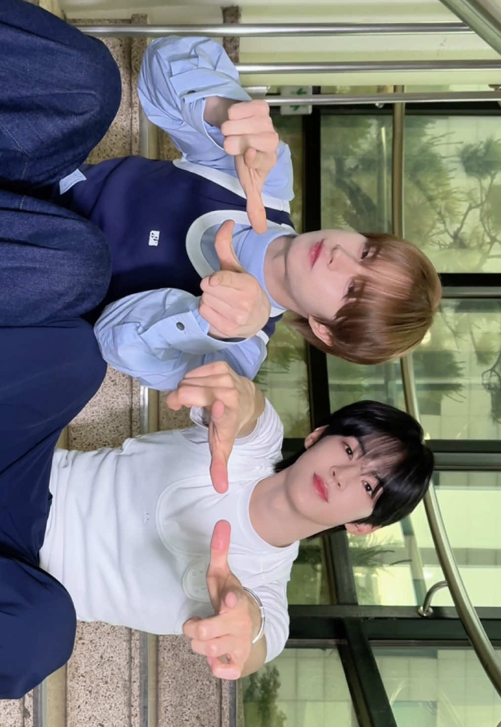 #Lucky_to_be_loved 🖤 with #TWS #경민 #도훈 #TWS #투어스 #247WithUs #KYUNGMIN #DOHOON #TRY_WITH_US 