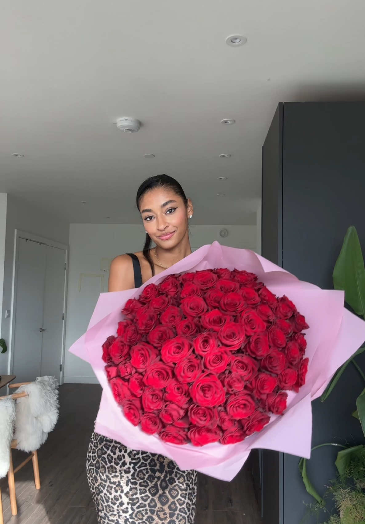 I’m emptying my drafts before my trip next month #100roses #bouquet #ilovemyboyfriend 