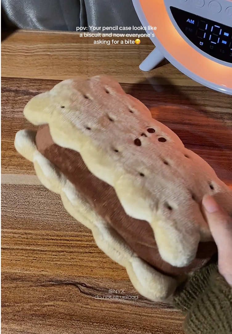 When your pouch looks good enough to eat😋❤️ #pencilcase #pencase #stationery #studytok #biscuitpouch #school #schoolsupplies #backtoschool #schoolessentials 