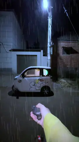 🌧️It's raining again，Immersive camping in my tricycle, eating instant noodles and watching movies.Friends hurry to see it. #tricycle #minicar #campinglife #limousine #Outdoor #fyp #relax #cozyspace #asmr #rain 