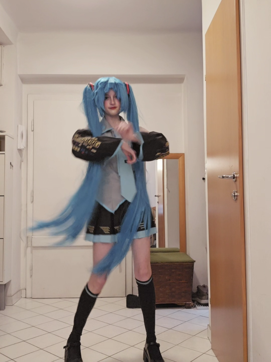 #vocaloid #mikucosplay #hatsunemiku #miku #cosplayer #cosplay #hatsunemikucosplay #fyppviralllシ #cutecore🍮🐇🎀🎧 #cutecore🐾🦴🎀🍮 #fypppppppppppppp #kangel #madokamagica #dance 