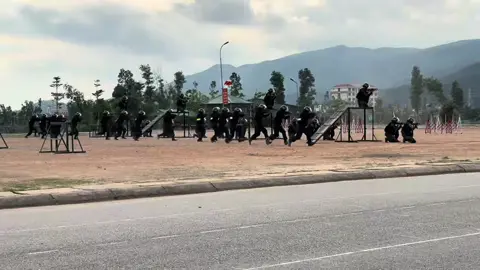 Lò luyện thép E27 có gì ? #quảngninh #e27 #tanbinh #cscd #cscd_việt_nam #thanhnghiem #viral 