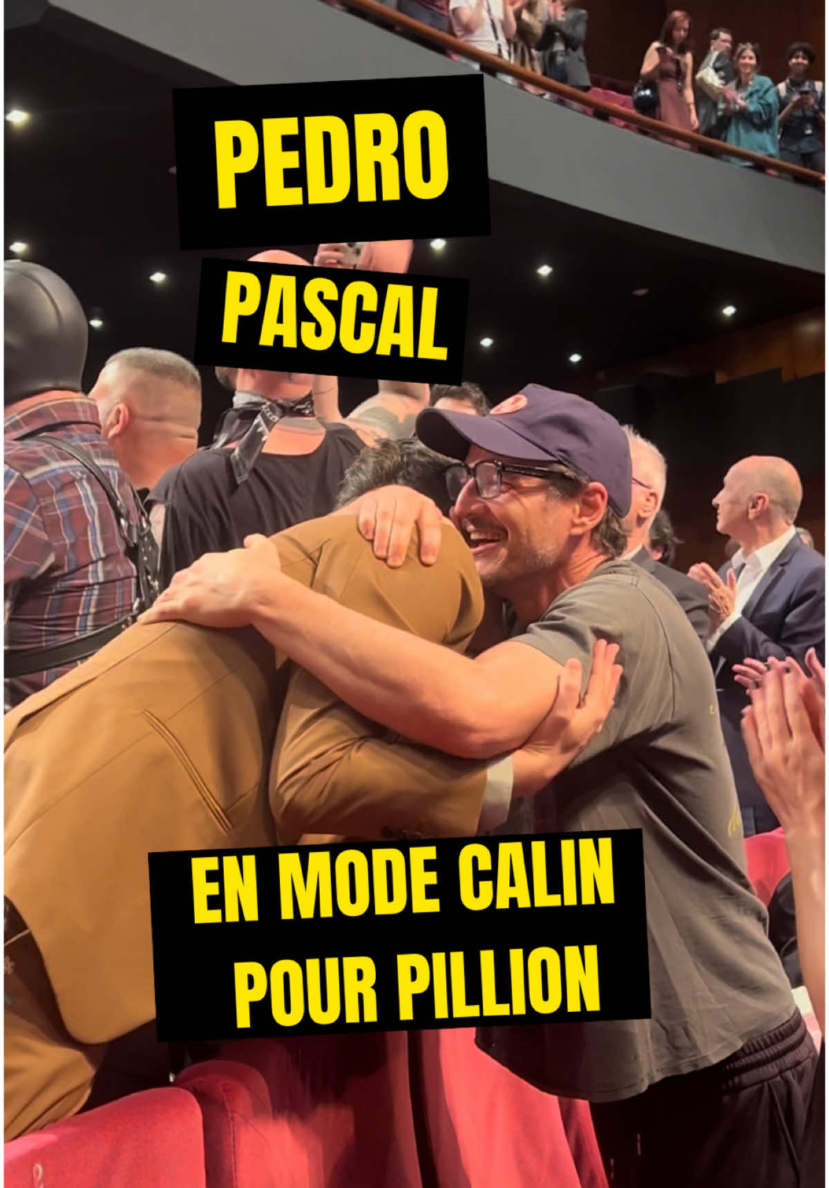 Pedro Pascal en mode « Câlin » avec l'équipe du film PILLION, avec Alexander Skarsgard & Harry Melling  #pedropascal #pillion #alexanderskarsgärd #HarryMelling #cannes2025