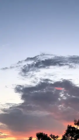 sunset + run =❤️‍🩹           #foryoupageofficiall #fyp #sunsetvibes #Running #senja #run #pelarikonten #fypシ゚ 