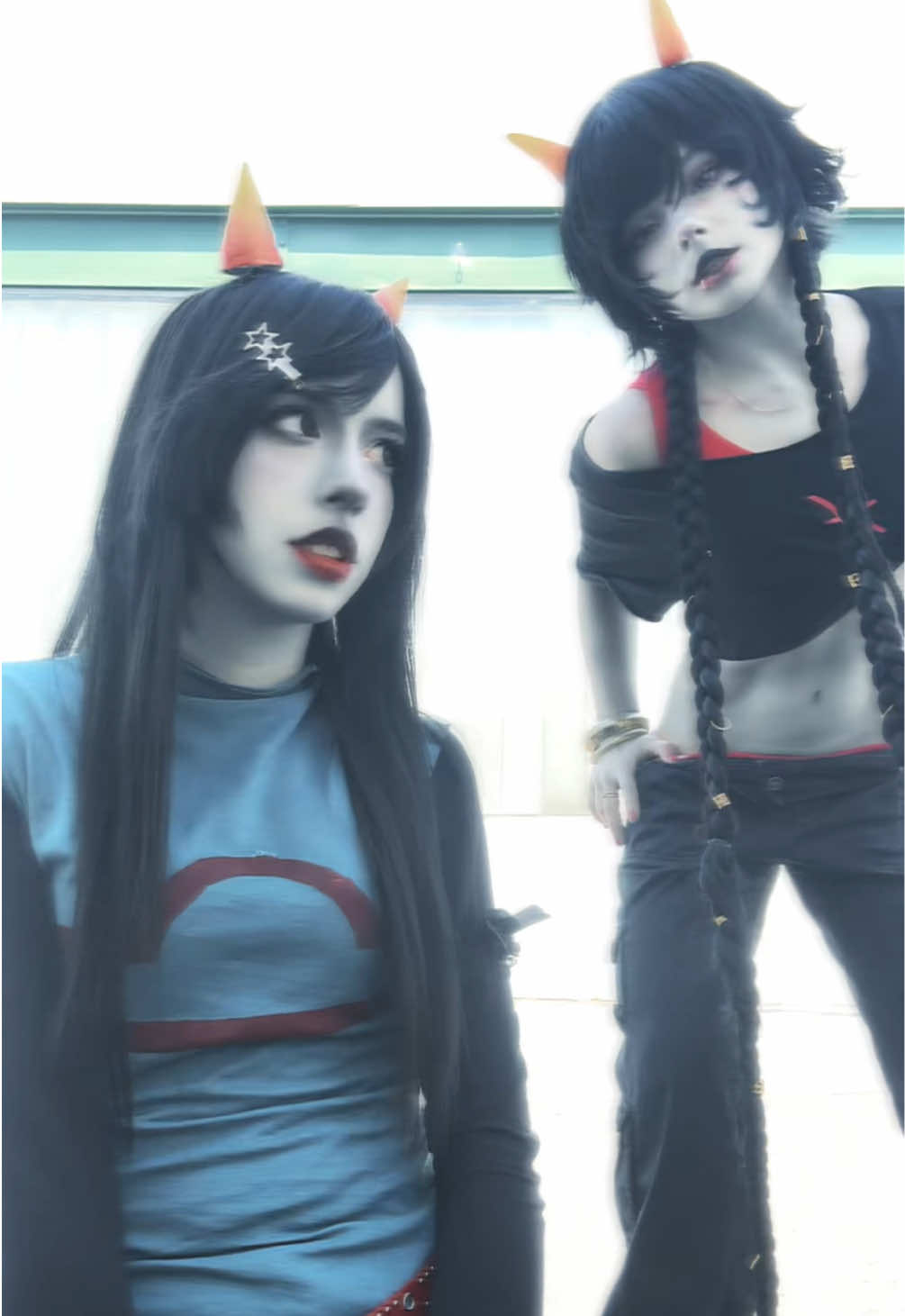 Homestuck cosplayyyyyyyyy 🩵💘!!! Latula and Meenah canon interaction? 💋 @Ribi 🐾 is Meenah ♓️♎️ #homestuck #homestuckcosplay #homestuckcosplayer #latulapyrope #latulapyropecosplay #meenahpeixes #meenahpeixescosplay #cosplay 
