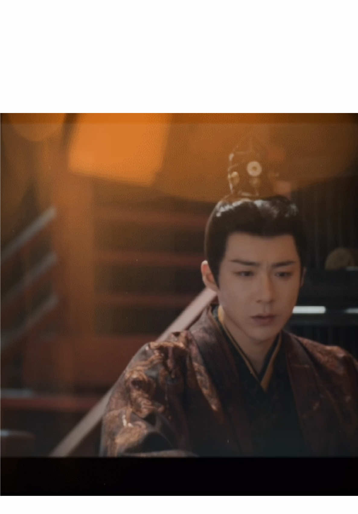 Vợ gọi “phu quân” một cái là rối bời liền :))) Quân sư bình thường nói không ai nghe, cứ đến đoạn tình iu mới hỏi xin ý kiến 🤡 Nhà này mê nhau rồi, sắp ngọt chít tui rui kkk ——— Phim: Khom Lưng - Chiết Yêu #mynulowkey #tieunguu #khomlung_chietyeu #折腰 #折腰官微 #tongtonhi #luuvuninh