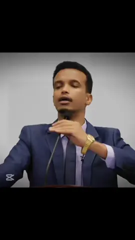 “Muxuu calafku kala geeyay labo,  dunida guud jooga”—Negeeye Cali Khaliif #aqoonyahan43 #nageeye_cali_khaliif #abwaannageeye 