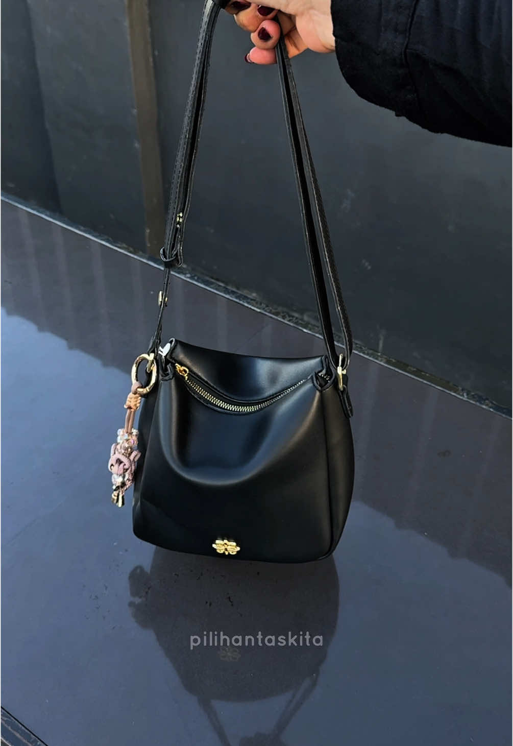 Stock menipis girlsss 🥲😍 #taswanita #lescatino #tascantikmurah #tas2in1 #slingbag #shoulderbag #rekomendasitaswanita 