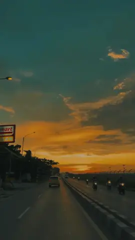 Kau hanya ingin kan ku saat kau perlu, tak pernah berubah 🥀 #CapCut #sadstory🥀 #lirik #templatecapcut #template #templatelirik 