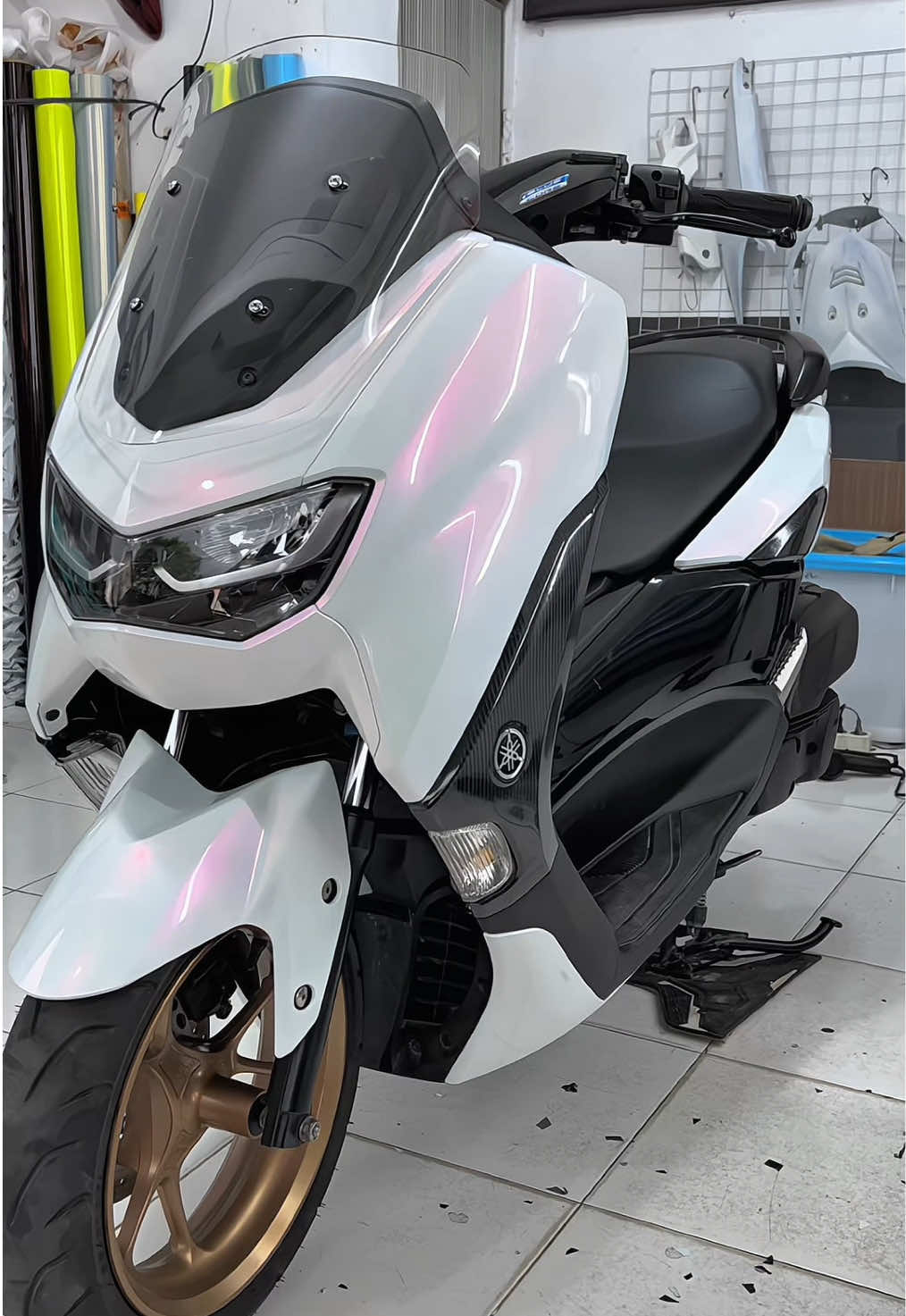 Gup bedagup 🗿🔥#nmax #nmaxnew #nmax155 #wrapping #sanproject #skotletmotor #sambaskalimantanbarat #pasangskotlet #fypシ゚ #stikermotor #fyp #fanchi 